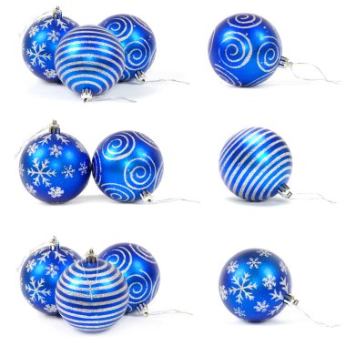 Beyaz arkaplanda izole edilmiş noel topları