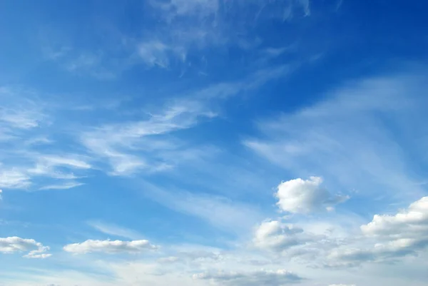 Vita Moln Blå Himmel — Stockfoto