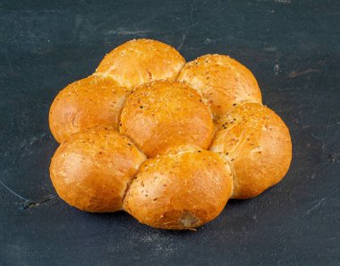 Fırından yeni çıkmış taze ekmek.