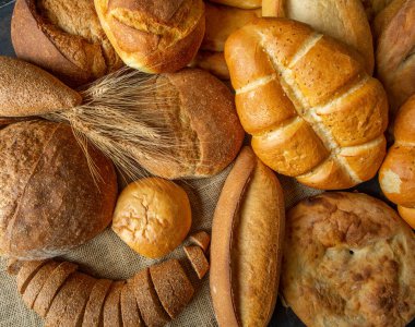 Fırından yeni çıkmış taze ekmek.