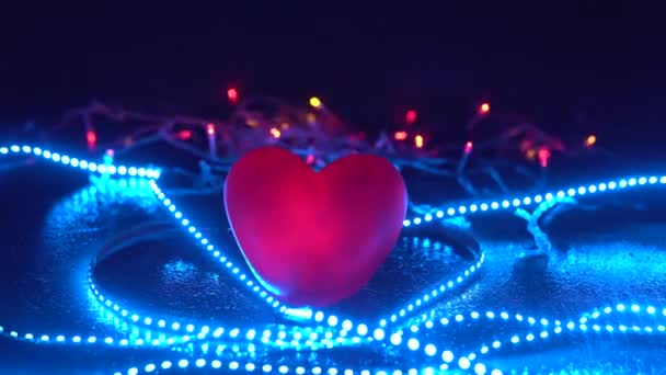 Corazón Amoroso Entre Las Luces Led — Vídeos de Stock