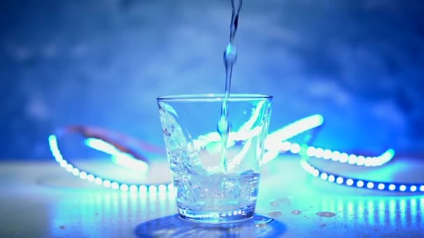 Trinkwasser Mit Hohem Wert — Stockvideo