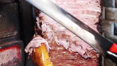 Geleneksel Türk Donör Kebap eti.