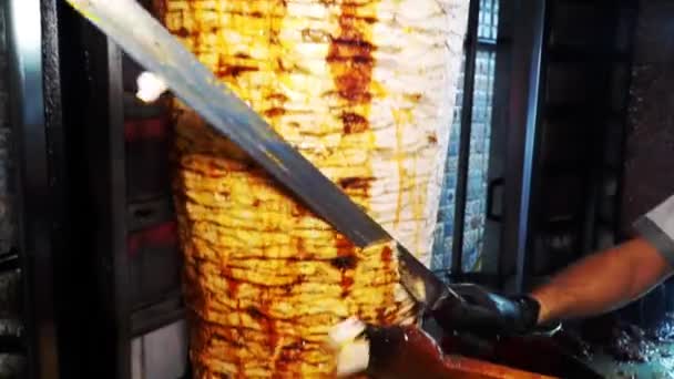 トルコの伝統的なドナーケバブ肉 — ストック動画