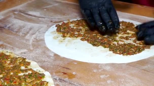 Türkisches Essen Türkische Pizza Lahmacun — Stockvideo