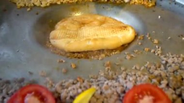 Tantuni et yemeği, Türk yemeklerinden biri.