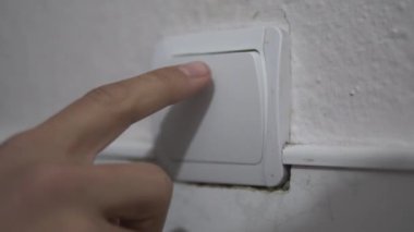 Gereksiz ışıkları kapatalım..