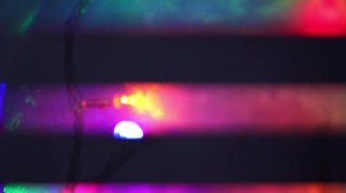 Öndeki ışıkların gergin yansımaları