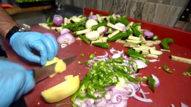 Şef 'in bıçağı mutfaktan geliyor.