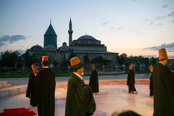 Représentation Derviches Tournoyant Lors Une Cérémonie Religieuse Musée Mevlana Konya — Photo