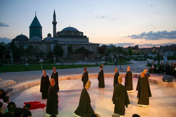 Représentation Derviches Tournoyant Lors Une Cérémonie Religieuse Musée Mevlana Konya — Photo