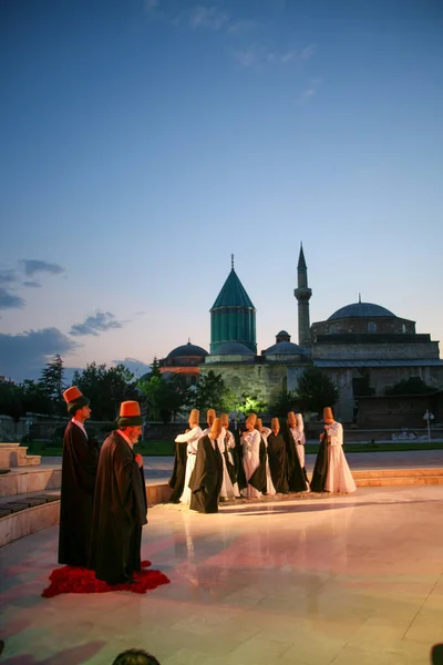 Kinerja Derivish Berputar Pada Upacara Keagamaan Museum Mevlana Konya Turki — Stok Foto