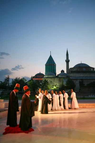 Realização Dervixes Rodopiando Uma Cerimônia Religiosa Museu Mevlana Konya Turquia — Fotografia de Stock