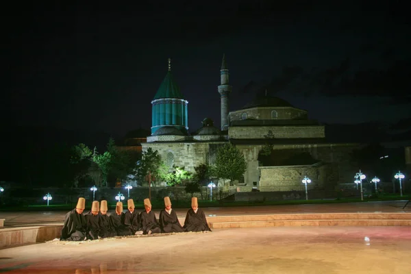 Föreställning Dervishes Virvlande Vid Religiös Ceremoni Mevlana Museum Konya Turkiet — Stockfoto