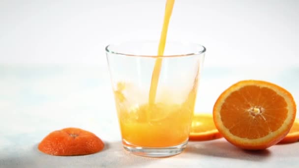 Zumo Naranja Fresco Exprimido Ecológico — Vídeos de Stock