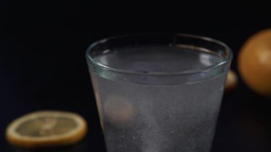 Sağlıklı bir yaşam için taze organik meyve suyu tüketelim..
