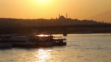 İstanbul 'da Süleyman Camii' nin arkasında gün batımı