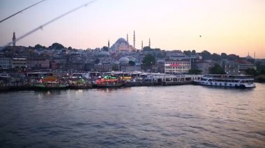 23 Mayıs 2016, Türkiye. Galata Köprüsü 'nden İstanbul' un gün batımı manzarası.