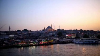 23 Mayıs 2016, Türkiye. Galata Köprüsü 'nden İstanbul' un gün batımı manzarası.