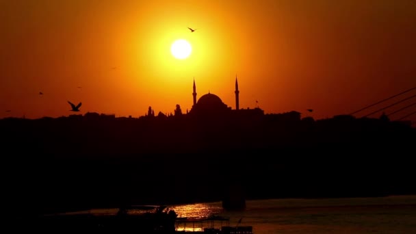 Solnedgång Bakom Suleymaniye Moskén Den Berömda Staden Istanbul — Stockvideo