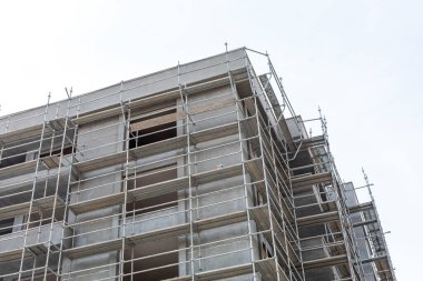Yatay mimariden dikey mimariye geçiş yapıları