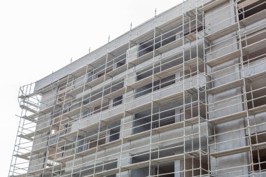 Yatay mimariden dikey mimariye geçiş yapıları