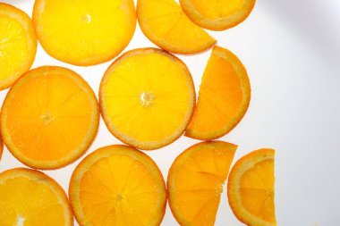 Organik sıkılmış taze meyve suyu