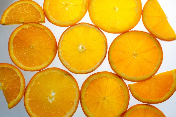 Sağlıklı bir yaşam için taze organik meyve suyu tüketelim..