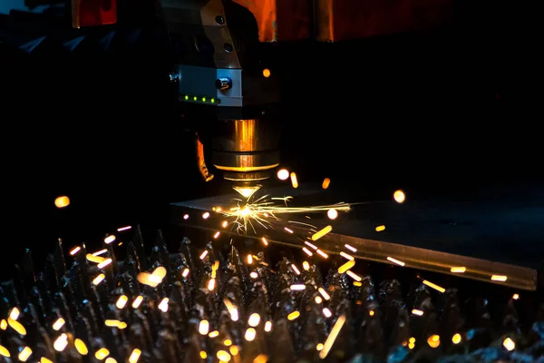 Laser Metall Cut Cnc Machine — kuvapankkivalokuva