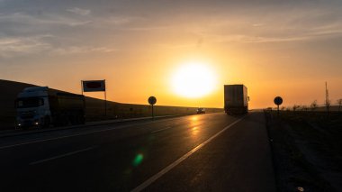 Gün doğumunda dışarıya aktarılacak araçlar 