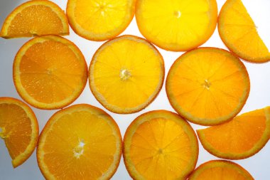 Organik sıkılmış taze meyve suyu