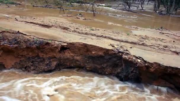 Processus de destruction. Route d'inondation, 1080p . — Video
