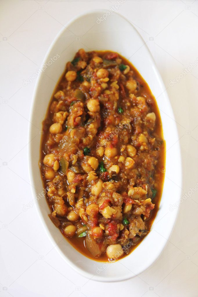 Eggplant tomato and chickpea curry
