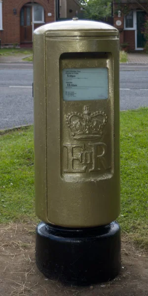 Gold Postbox — Stock Photo, Image