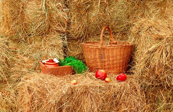 Cesta de maçãs — Fotografia de Stock