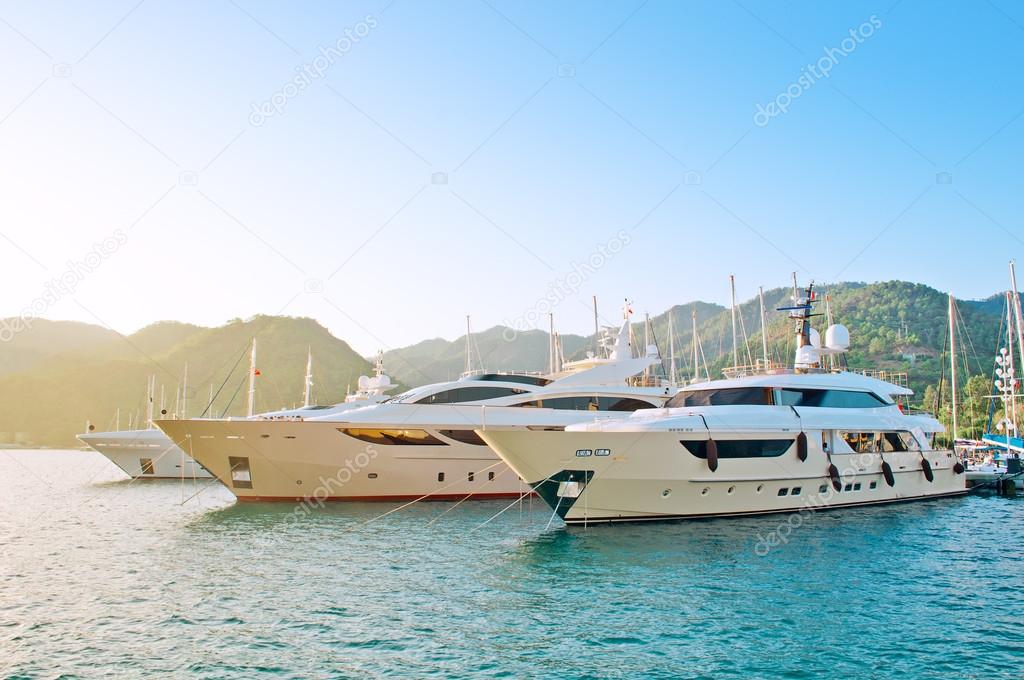 Luxuriously boats