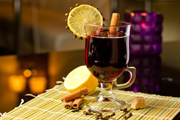 Grog tarçın ve limon ile