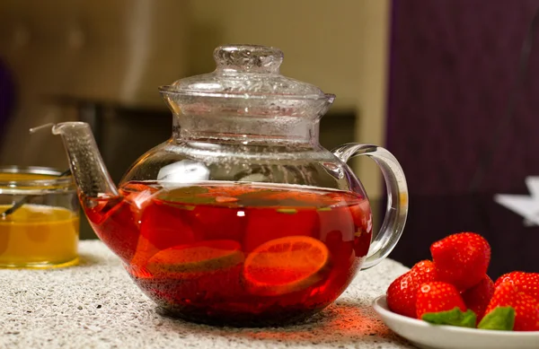 Strawberry tea — Stock Photo, Image