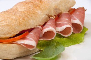 domates ve Jambonlu sandviç