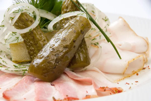 pastırma salatalık ile