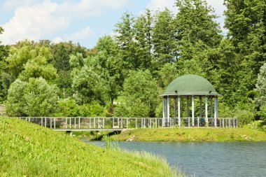 bir rotunda ile Park
