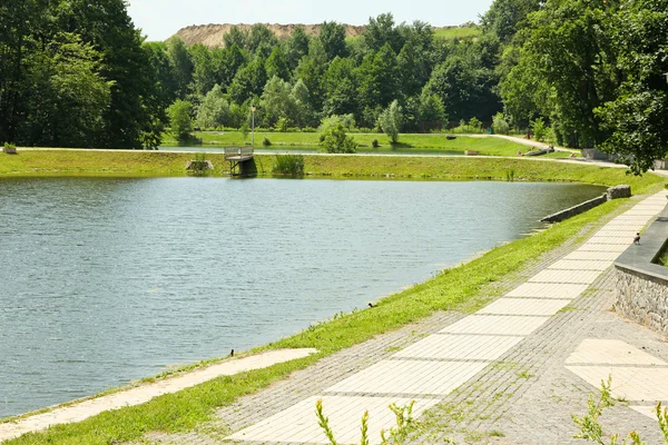 Parque con lagos — Foto de Stock