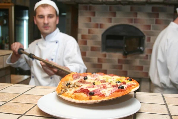 taze pizza yemek