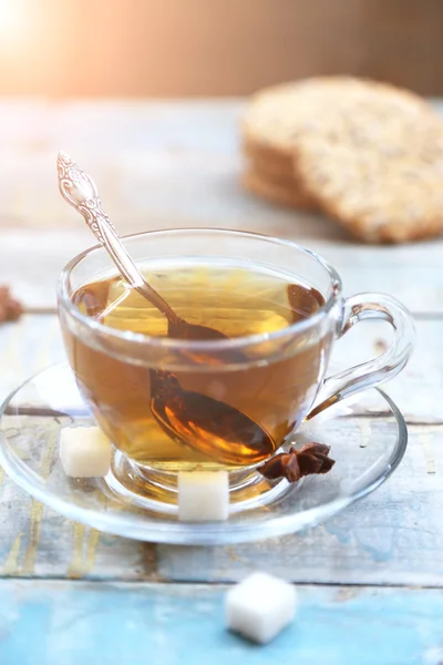 Biscotto e tazza di tè — Foto Stock