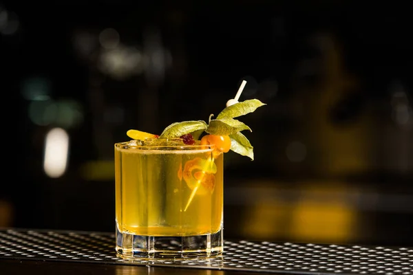 Colourful Alcohol Beverage Cocktail Physalis Served City Bar — Stock Fotó