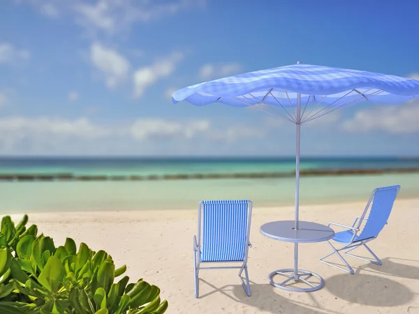 เก้าอี้ชายหาดและร่ม — ภาพถ่ายสต็อก