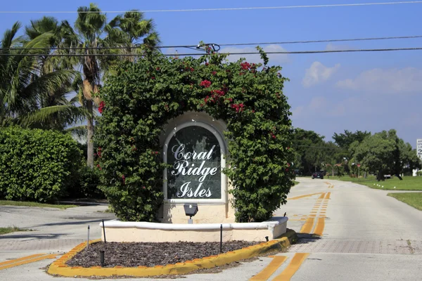 Entry Sign to Coral Ridge Isles — Stock Photo, Image