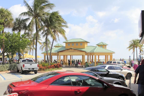 Burzliwy ocean, lauderdale nad morzem, florida — Zdjęcie stockowe