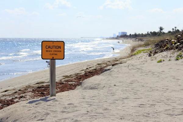 Warnschild am Strand von Dania — Stockfoto