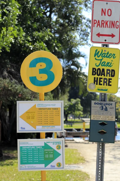 Water Taxi Entrance Signs — Stock Photo, Image